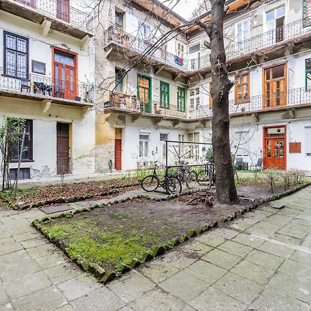 Bpr Stylish Mosaic Home With Terrace Budapeste Exterior foto